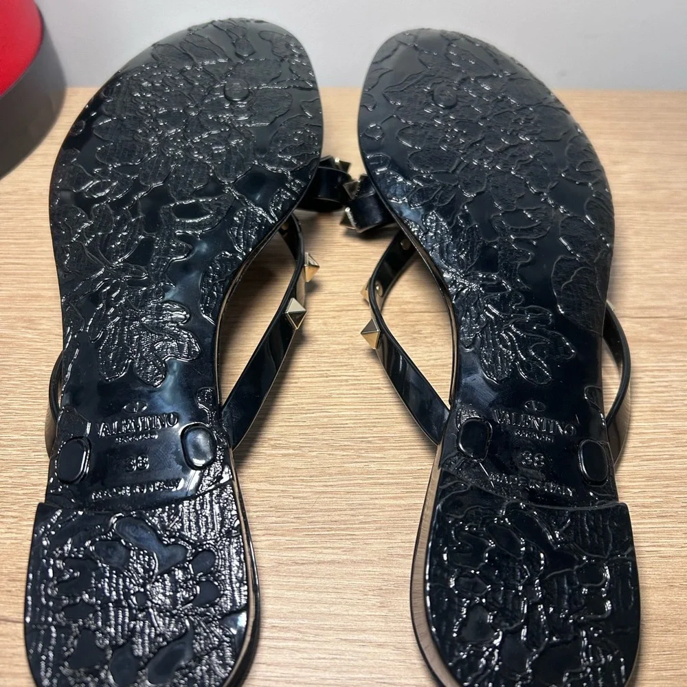 Valentino Black Jelly Sandals with Gold Rockstud Bow - Picture 4 of 6